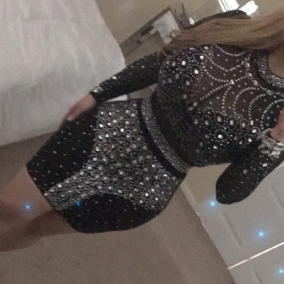 Last 1 BLACK LONG SLEEVE SILVER STUDDED DRESS - Picture 4 of 4